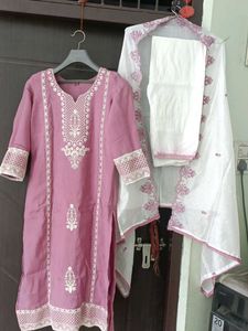 Embroidered pink Kurta Set with Dupatta