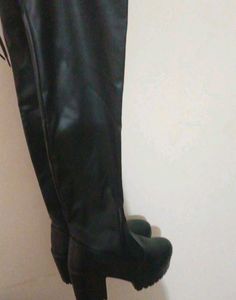 "FLASH SALE "Chic Black Heeled Boots