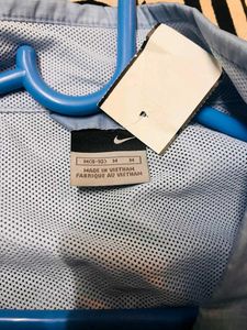 🎧🏃‍♀️Nike Lightweight Windbreaker Jacket