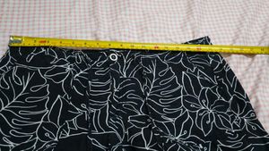 Gap Black and White Tropical Floral Shorts