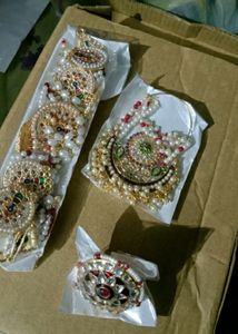 Famous Jewellery Set