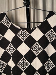 Chic Black &amp; White Peplum Top