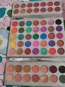 amazing huda beauty eyeshadow palette