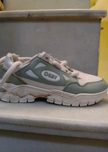 Chunky Vintage Style Sneakers