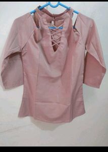 pink top