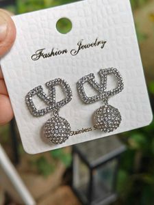 Sparkling Crystal Drop Earrings