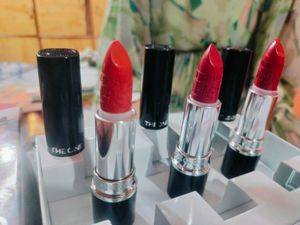 The one Smart Sync Lipstick Set Different Colours