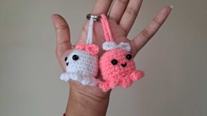 2 Octopus crochet keychain