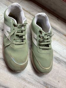 Green Sports Shoes