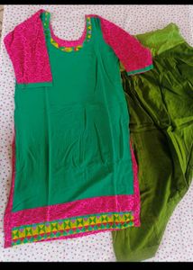 Green Kurta Set with Pink Print