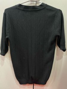 Chic Black V-Neck Short Sleeve Top