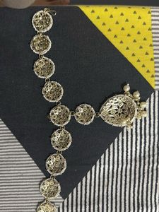 Elegant Maang Tikka