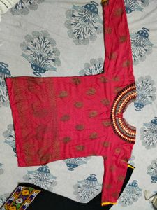 Embroidered Kurtas Set