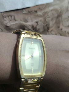 Elegant Gold Tone Watch