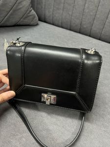 Black Chain Strap Crossbody Bag