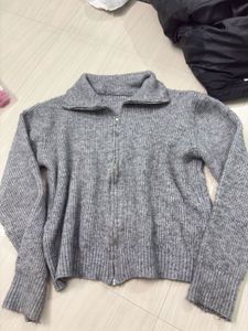 Gray Zip-Up Knit Cardigan