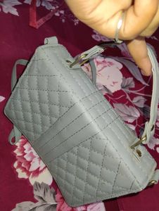 Stylish Quilted Handbag with Chain