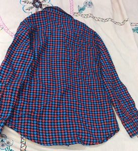 Houndstooth Button-Up Shirt