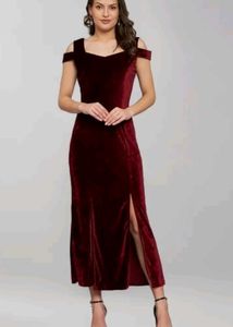 Elegant Velvet Cold Shoulder Maxi Dress