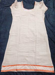 Elegant off White Kurta with Floral Embroidery