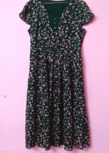 Elegant Green Floral Chiffon Midi Dress 💚