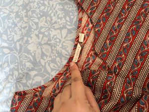 Svrnaa Red Floral Print Top