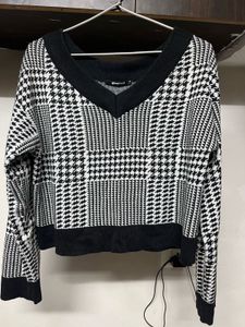 Houndstooth V-Neck Sweater New🪬❤️