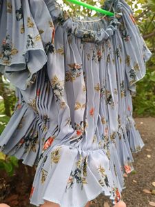 Floral Print Off-Shoulder Top