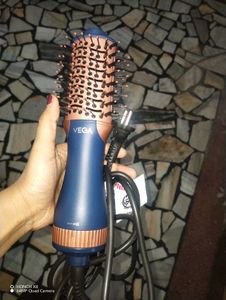 VEGA Hair Dryer Brush