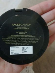 Faces Canada Compact Cake