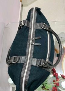 Stylish Black Duffle Bag