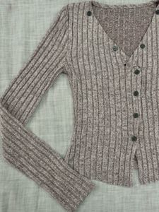 Ribbed V-Neck Button-Up Top