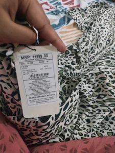 new with tag,animal print skirt