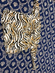 Stylish Tiger Print One-Shoulder Top