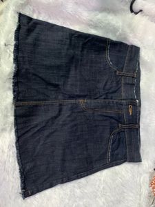 Chic Dark Wash Denim Mini Skirt