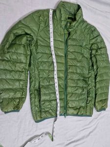 UCB Lightweight Puffer Jacket + Levi's Jeans Combo