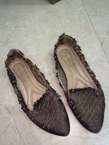 Elegant Embellished Flat Shoes