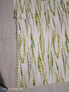 Stylish Red &amp; White Zigzag Kurta with Floral Print