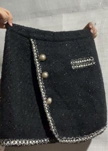 Chic Black Tweed Skirt