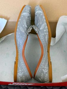 🩰Elegant Embroidered Juttis🩰