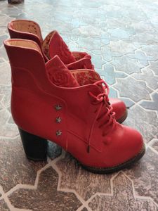 Chic Red Lace-Up Ankle Boots