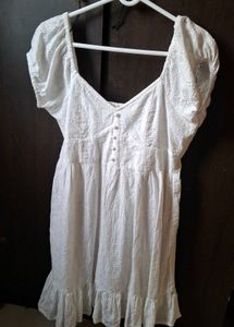white cotton puff sleeved dress