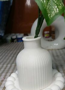 Decorative Vase with bubble tray