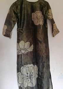 Elegant Floral pakistani Kurta Set with Dupatta