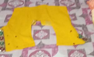 Elegant Yellow Saree with Embellishments