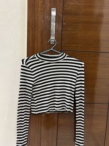 Striped Cropped Long Sleeve Top