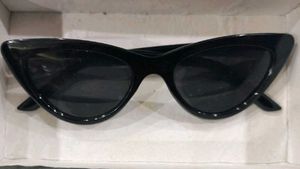 Stylish Black Sunglasses Set