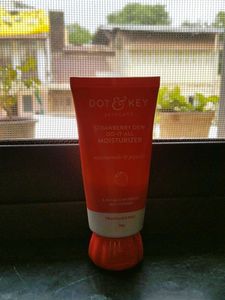 DOT &amp; KEY Strawberry Dew Moisturizer