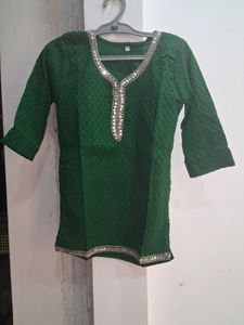 4 Embellished Kurta