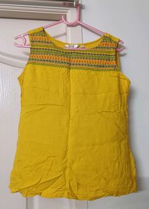 Yellow Top w Colourful Embroidery